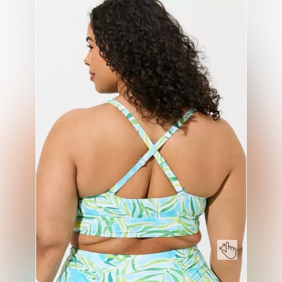 Torrid Wireless Triangle Ruffle Bikini Top Size 4 - Picture 2 of 5